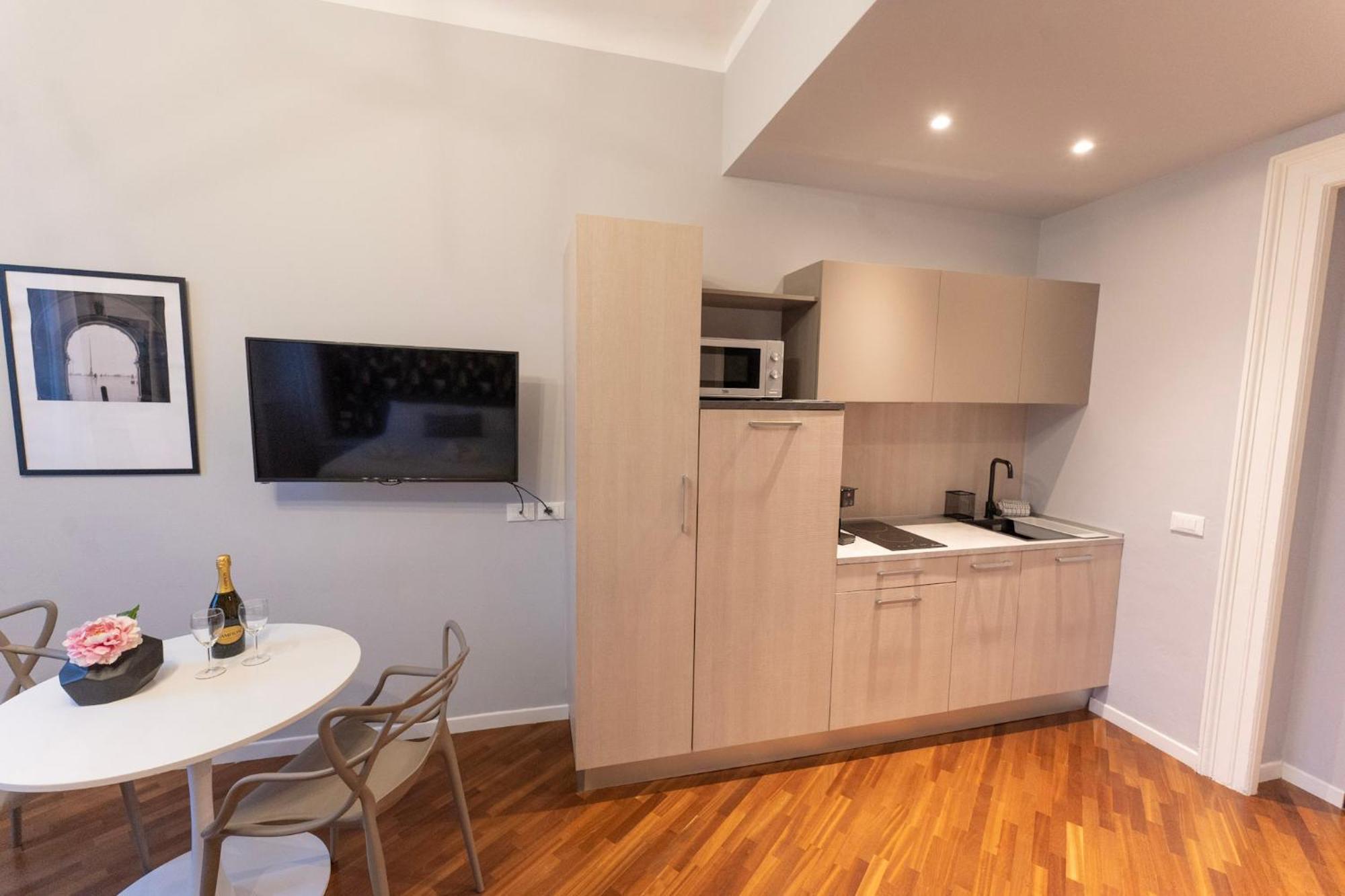 Sofia Residence Stazione Триест Экстерьер фото