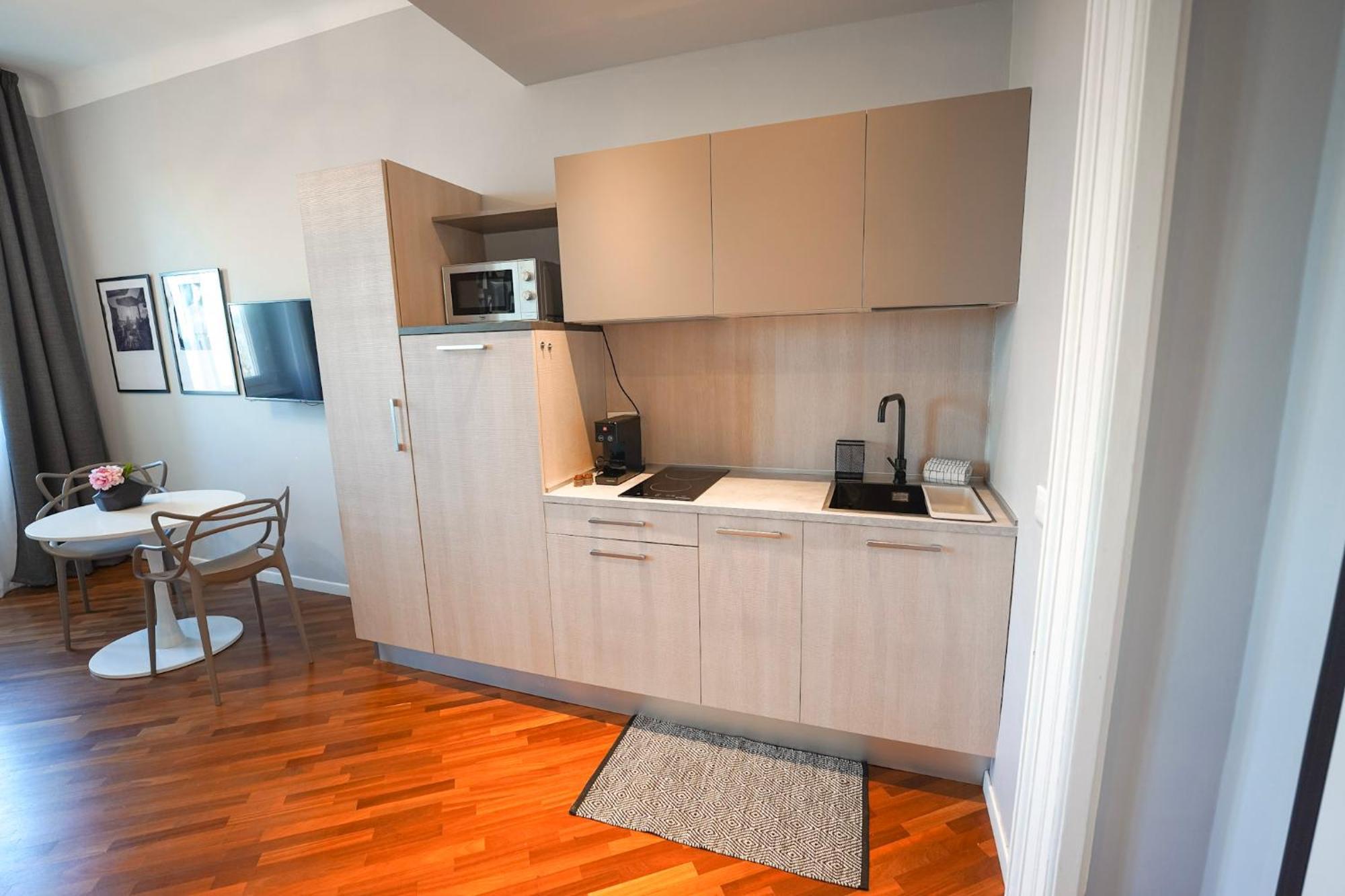 Sofia Residence Stazione Триест Экстерьер фото